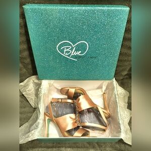 Blue by -Betsey Johnson- Wmns (SB-SCOTI) Heeled Sandal in Nude Satin